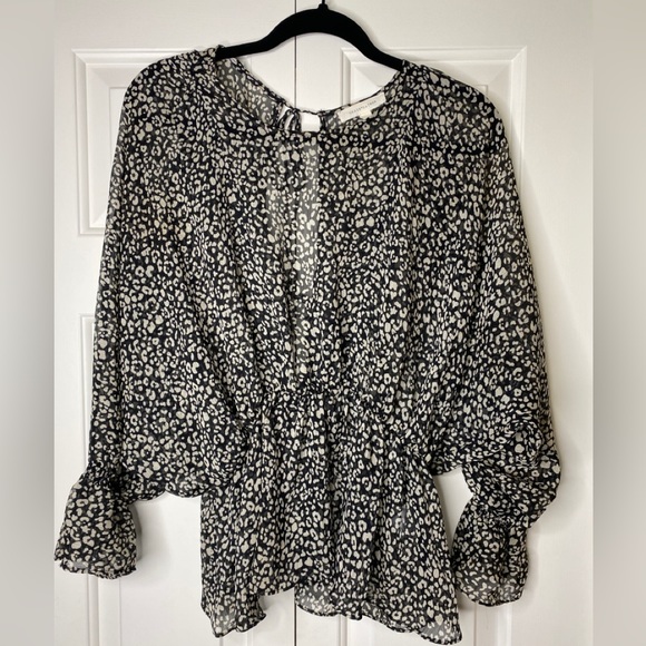 Grade & Gather Leopard Print Blouse. Size: SM - Picture 1 of 7